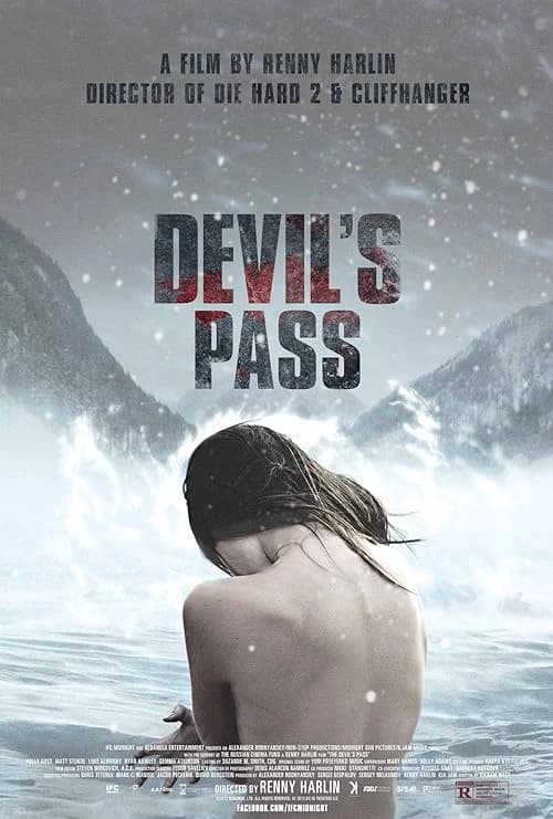 Devil's Pass film posteri